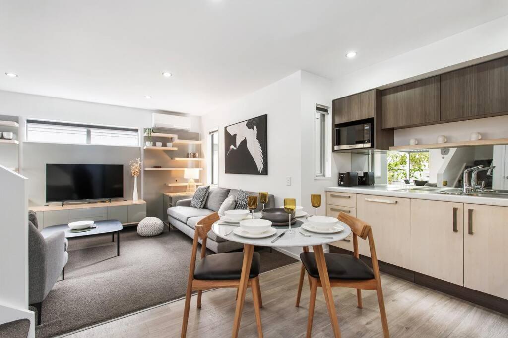 Convenient Urban Townhouse 2 Carparks Available Christchurch Exterior foto