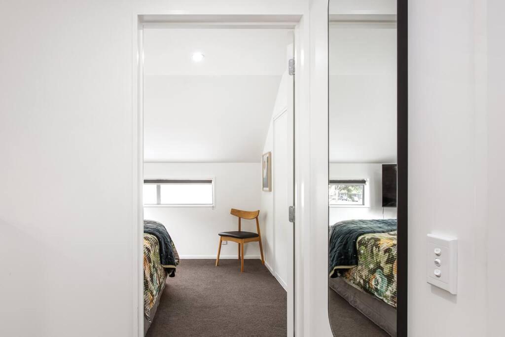 Convenient Urban Townhouse 2 Carparks Available Christchurch Exterior foto